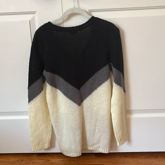 color block sweater - Picture 2 of 2